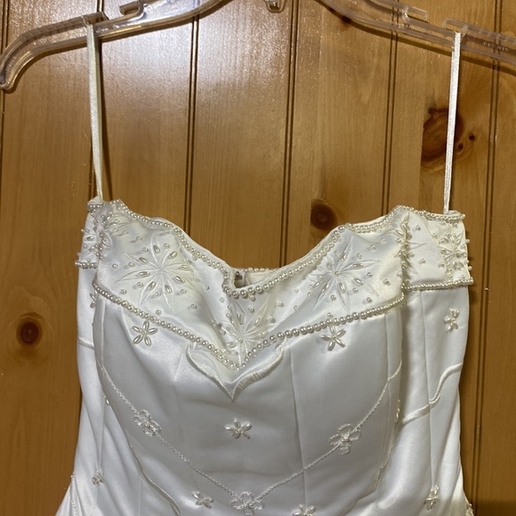 Precious Formals Beautiful White Full length formal. - Picture 4 of 9